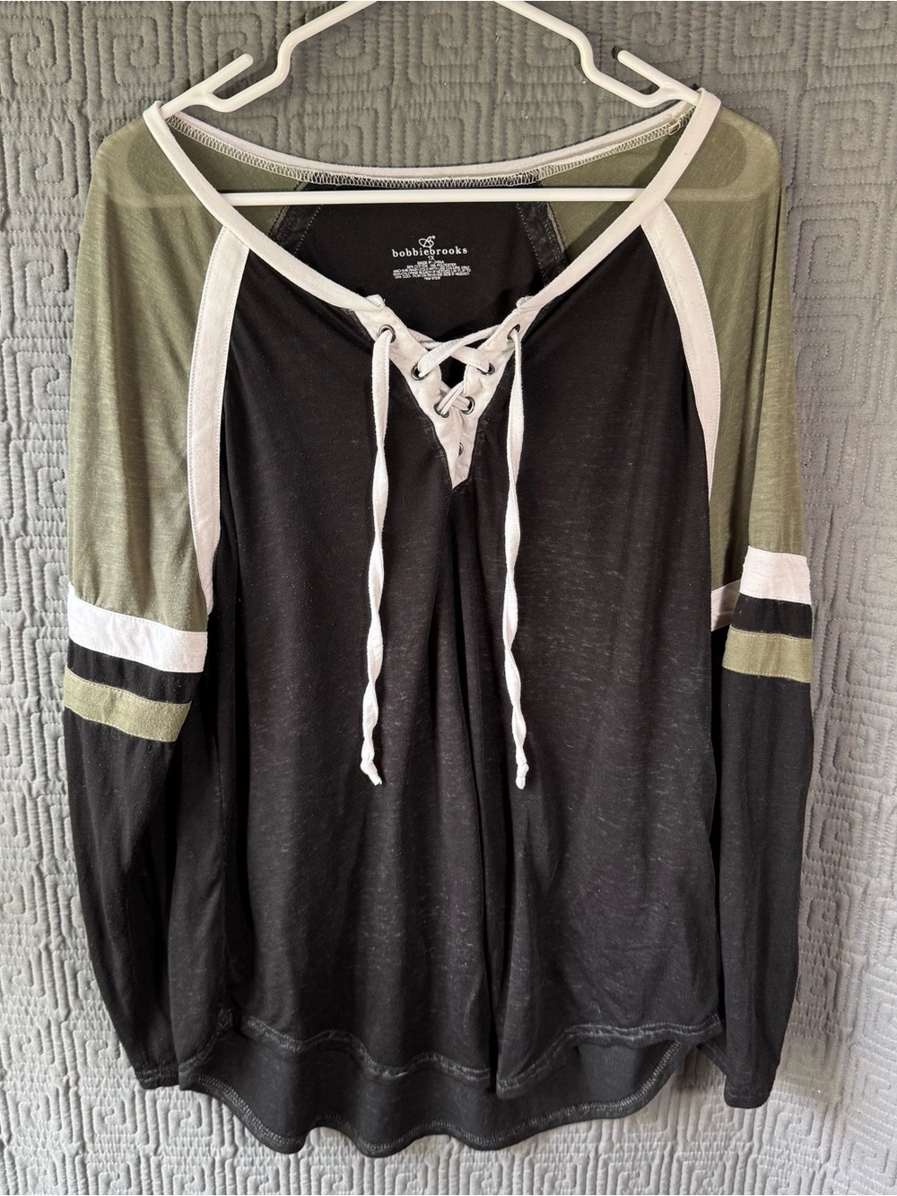 Bobbie Brooks Raglan Top Womens 1X Green Black Lace Up Varsity Long Sleeve Tee